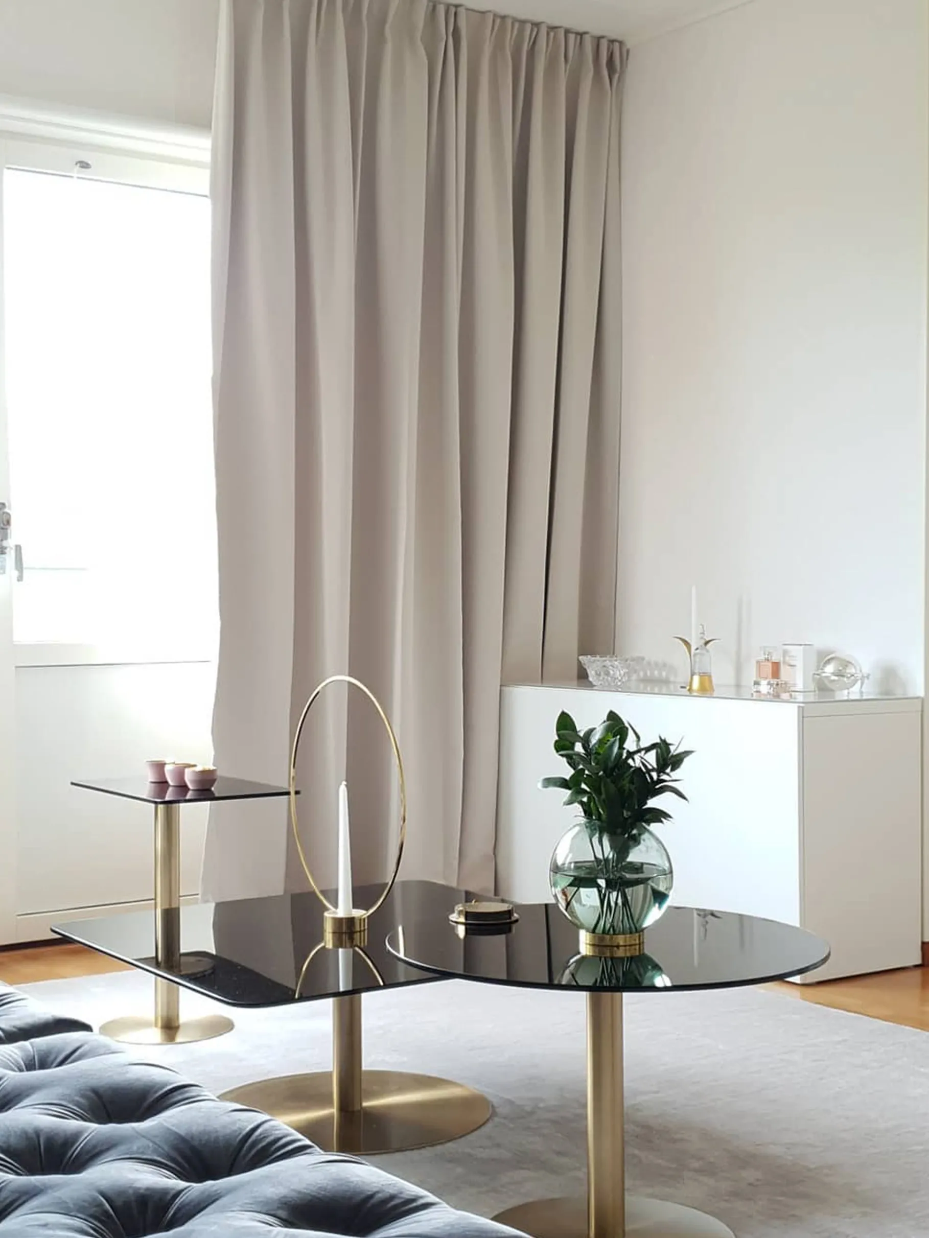 Flash Circle Table