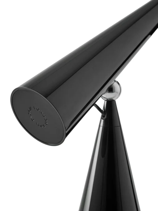 Pose Task Light
