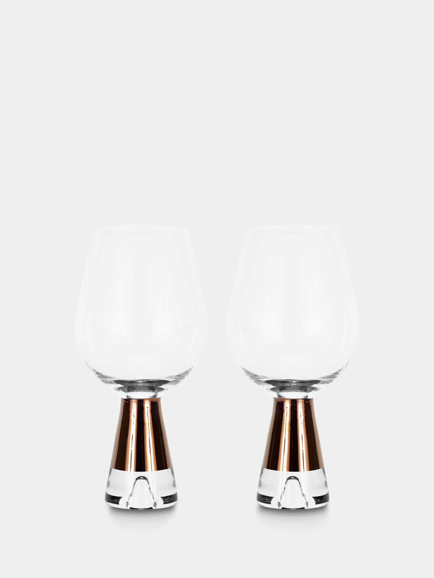 Tank Wine Glasses Set
