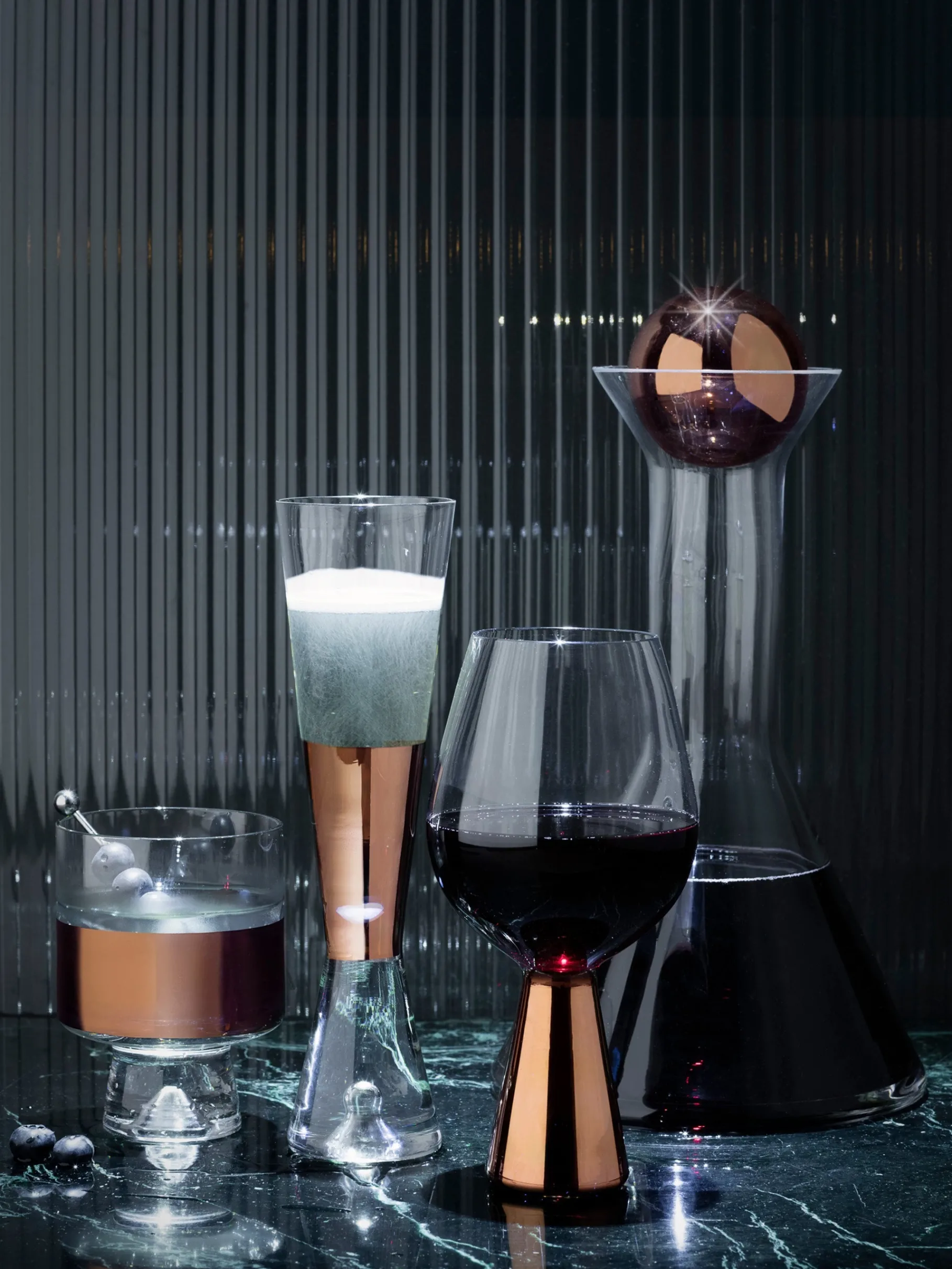 Tank Wine Glasses Set